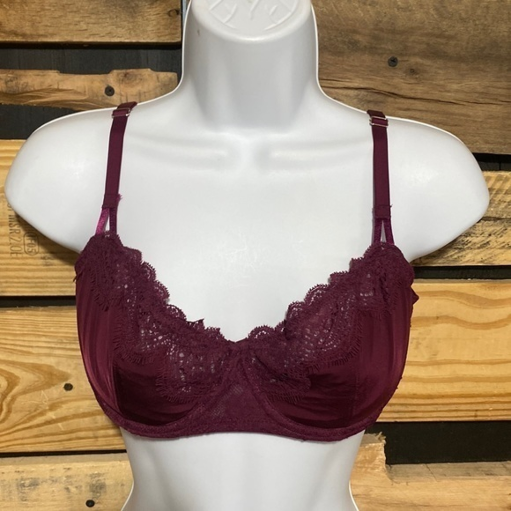 Victoria’s Secret Dream Angels Push Up Bra Size 32DD‎